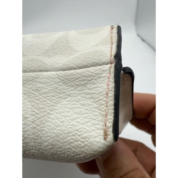 RETAIL $250 Carry All Pouch with Wristlet In Signature Canvas*Brand-New gorgeous - Picture 13 of 14